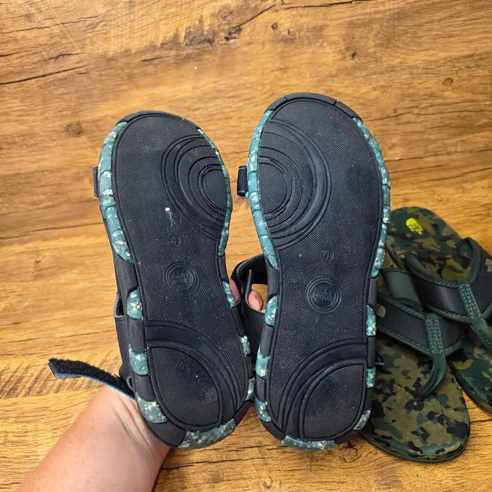 Boys Size 4 North Face Camo Flip flops Black Adjustable Sandals